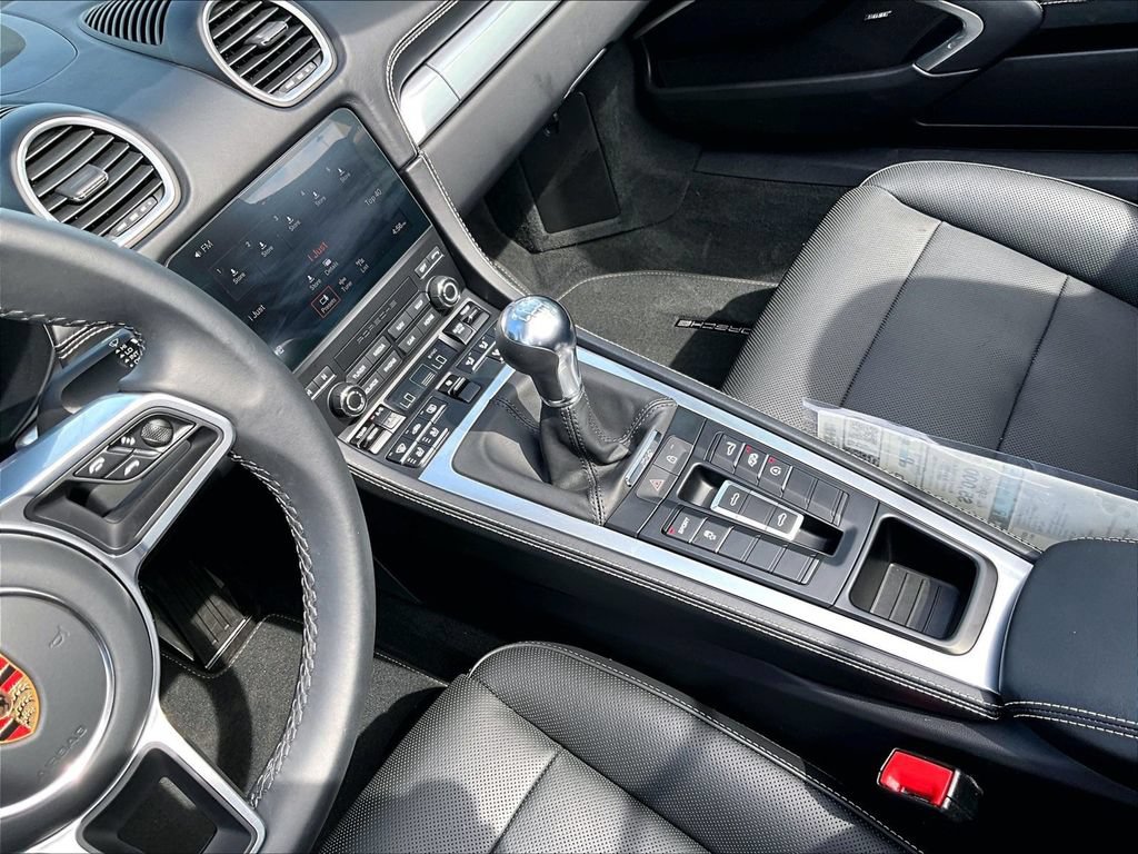 Certified 2024 Porsche 718 Boxster RWD image 17
