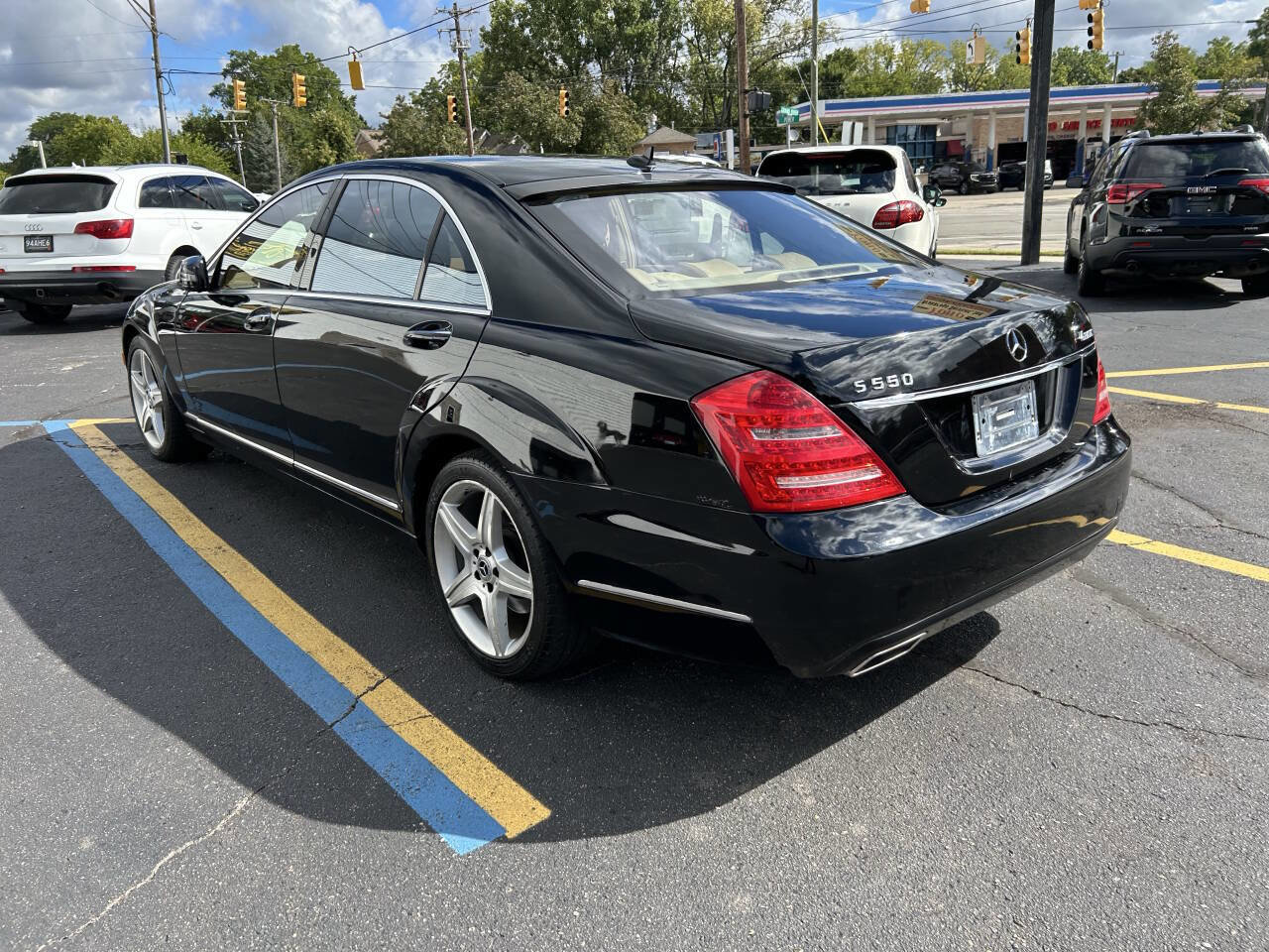 Used 2010 Mercedes-Benz S 550 4MATIC image 7