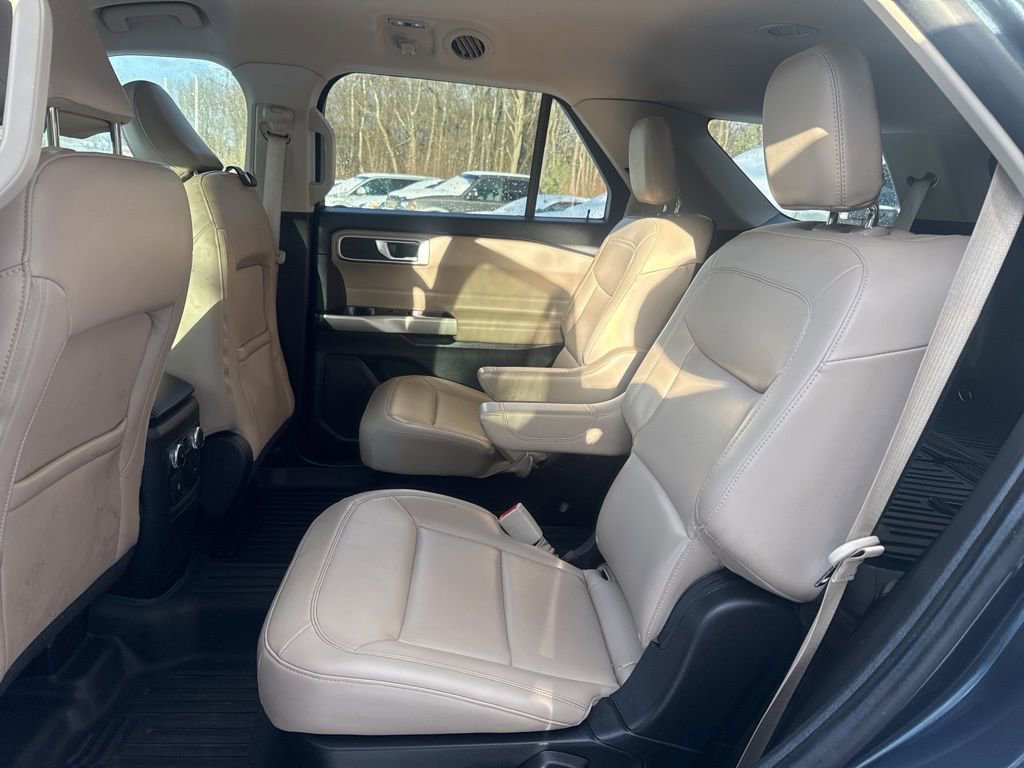 Used 2022 Ford Explorer XLT w/ Equipment Group 202A image 32