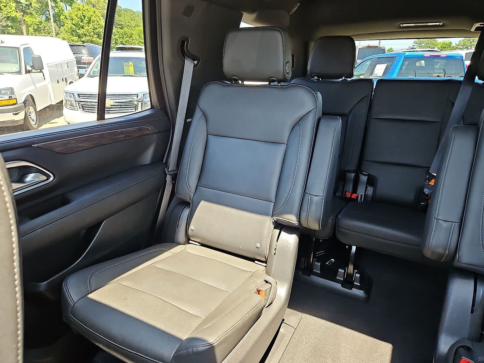 Used 2022 Chevrolet Tahoe LT w/ LT Signature Plus Package AWD/4WD image 13