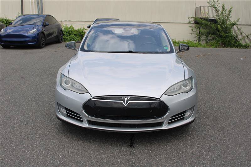 Used 2015 Tesla Model S 85 RWD image 2
