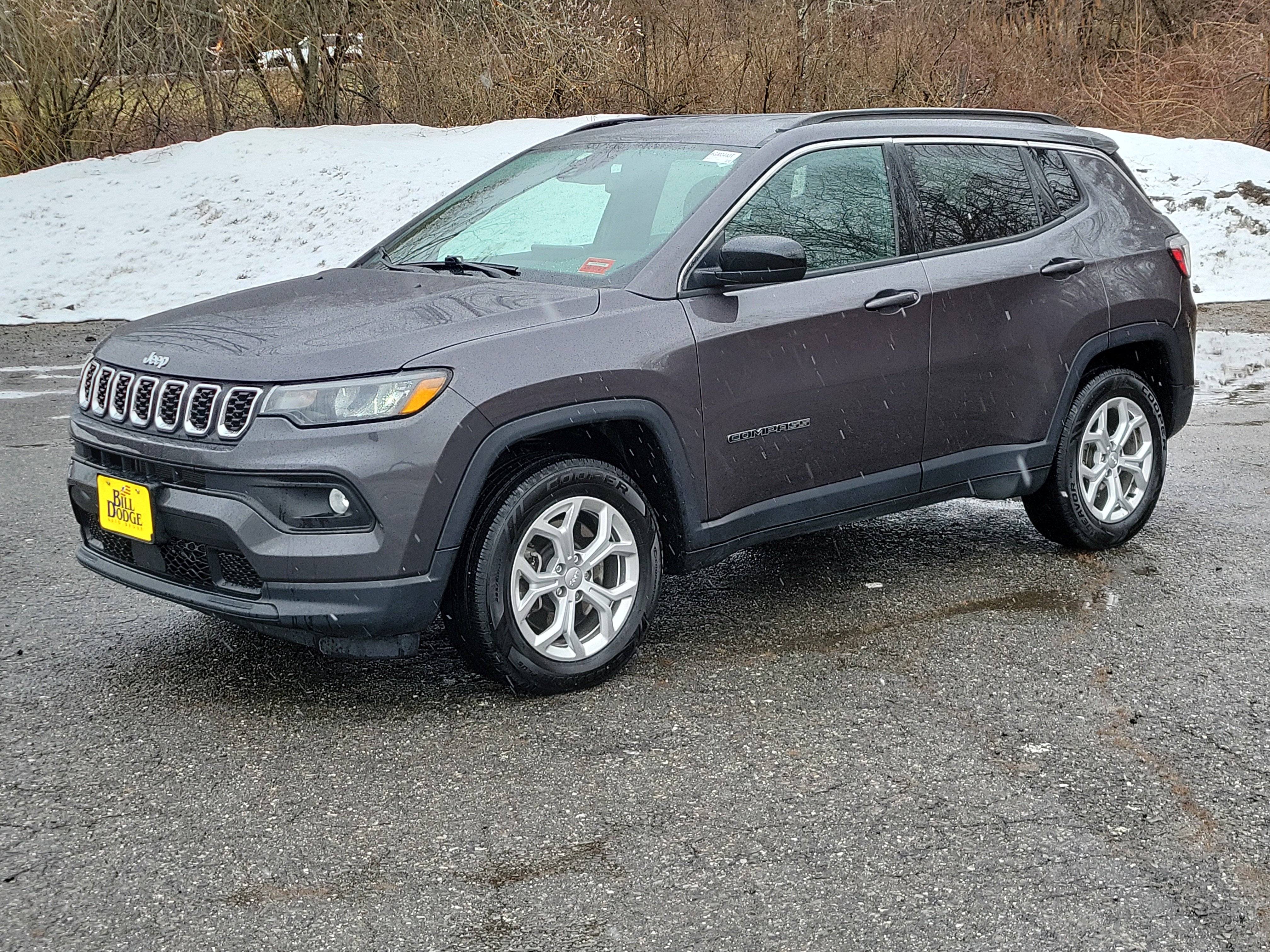 Used 2024 Jeep Compass Latitude image 1