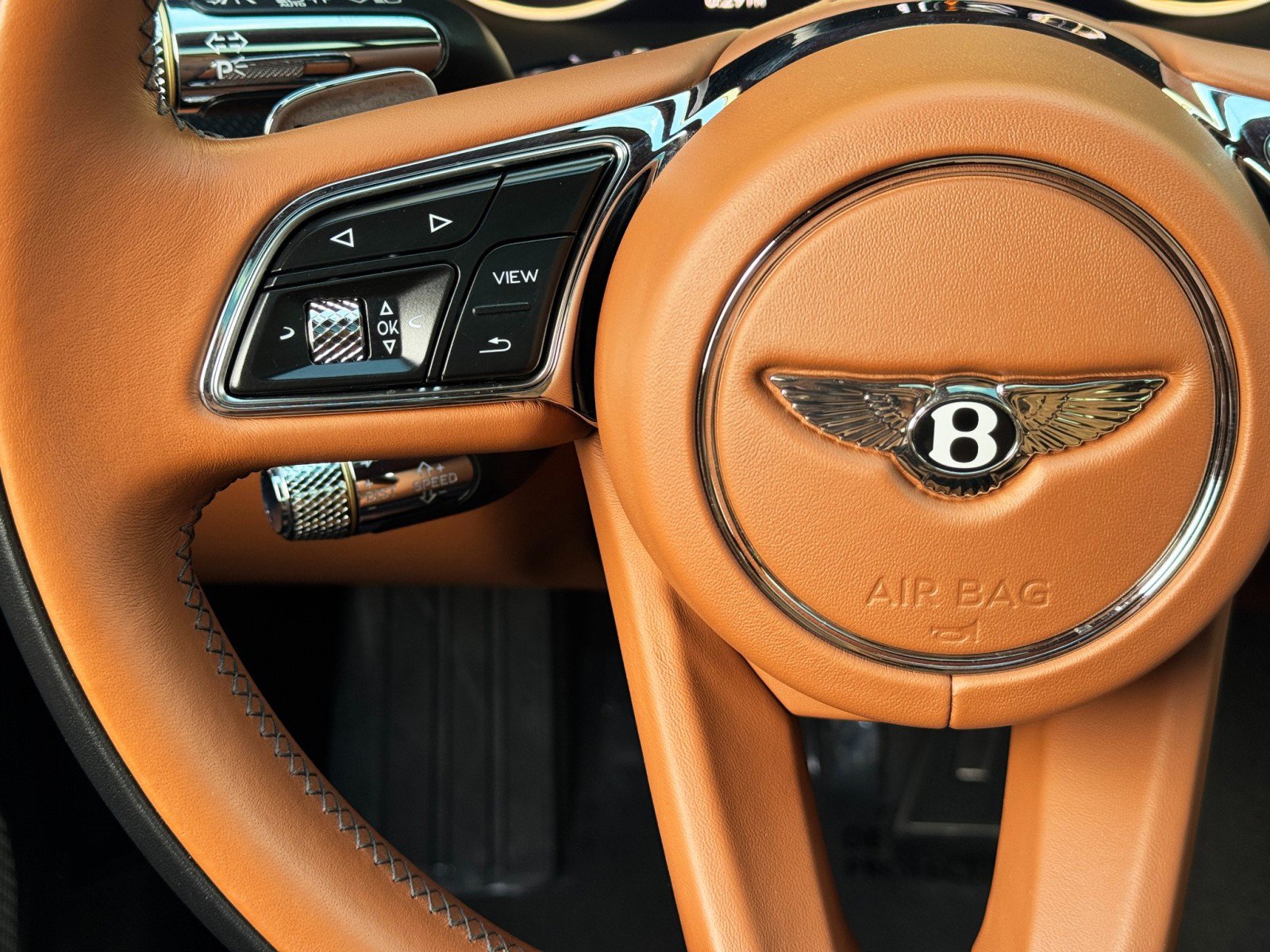 Used 2023 Bentley Flying Spur Azure AWD/4WD image 25