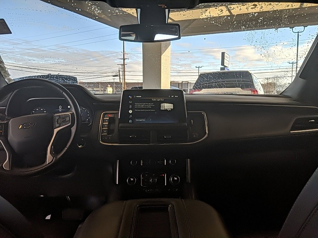 Used 2022 Chevrolet Suburban Z71 w/ Luxury Package image 18