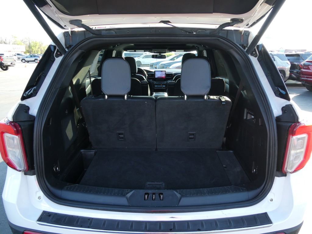 Used 2020 Ford Explorer Limited image 16