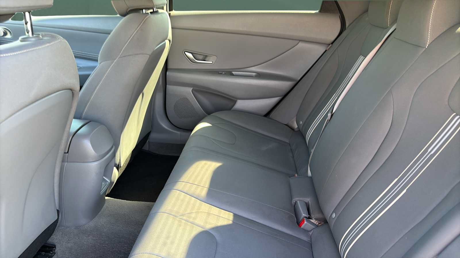 Used 2025 Hyundai Elantra Sport FWD image 23