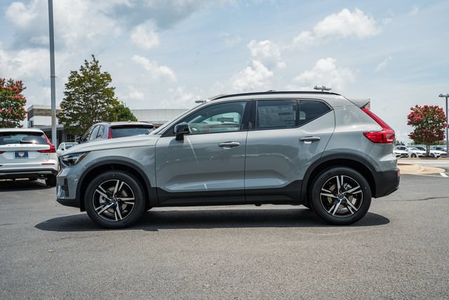 New 2026 Volvo XC40 B5 Core w/ Protection Package Premier AWD/4WD image 4