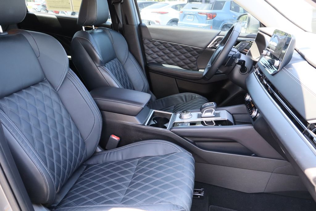 Used 2022 Mitsubishi Outlander SEL image 28