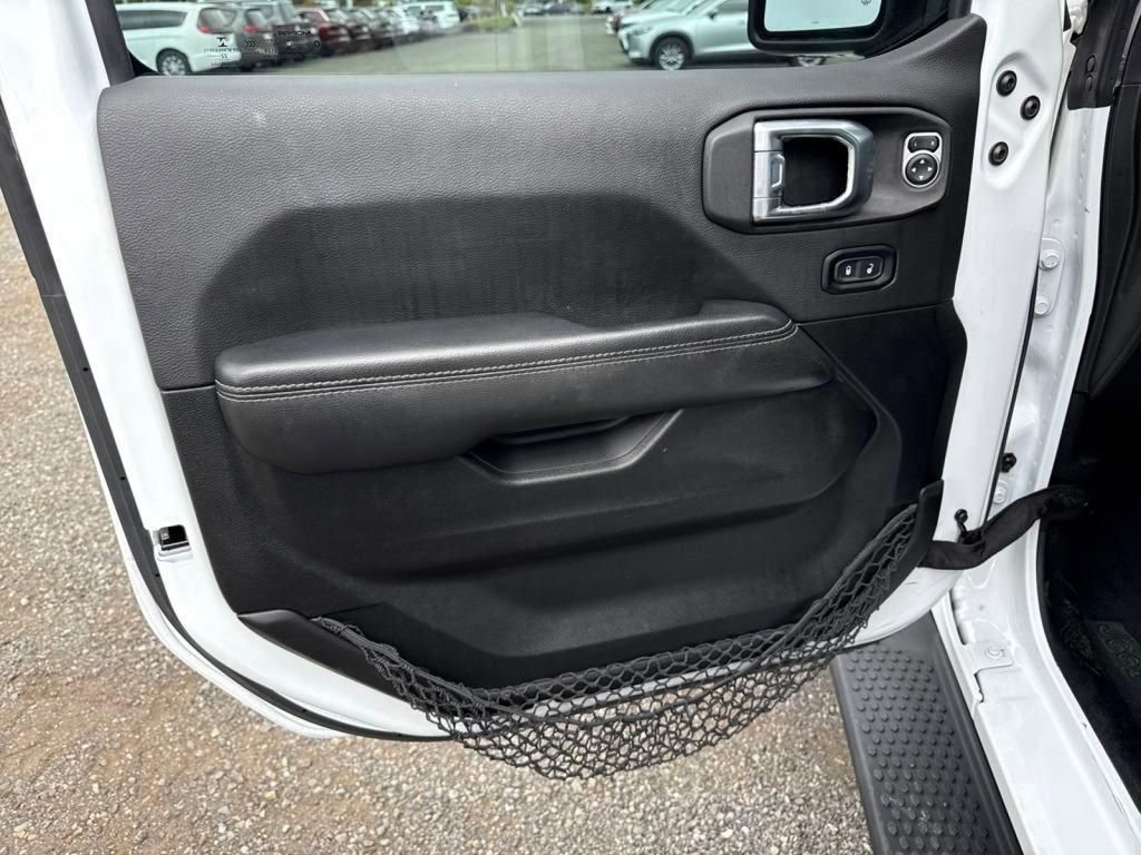 Certified 2022 Jeep Wrangler Unlimited Sahara w/ Cold Weather Group image 27