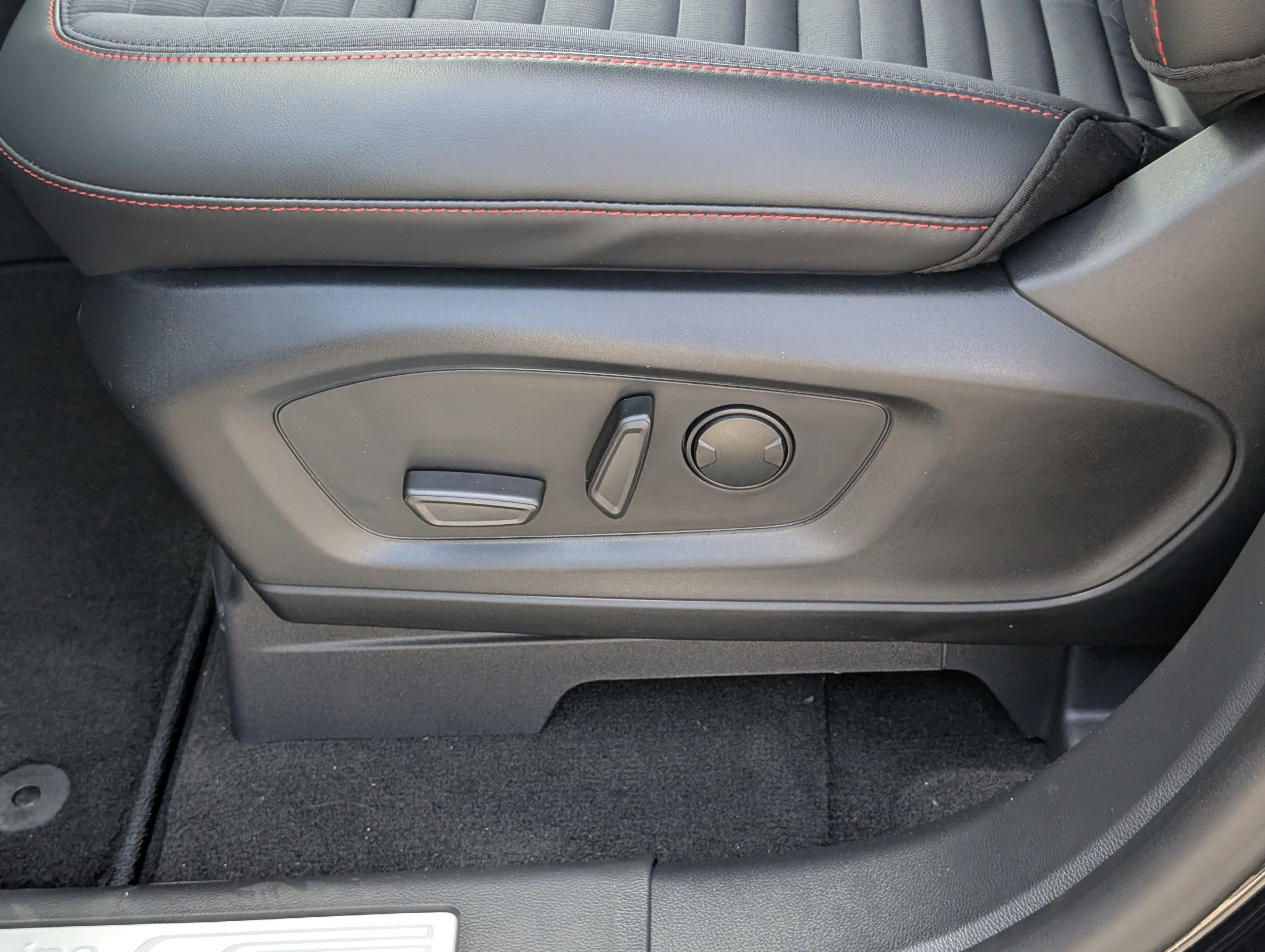 New 2026 Ford Explorer ST-Line AWD/4WD image 18