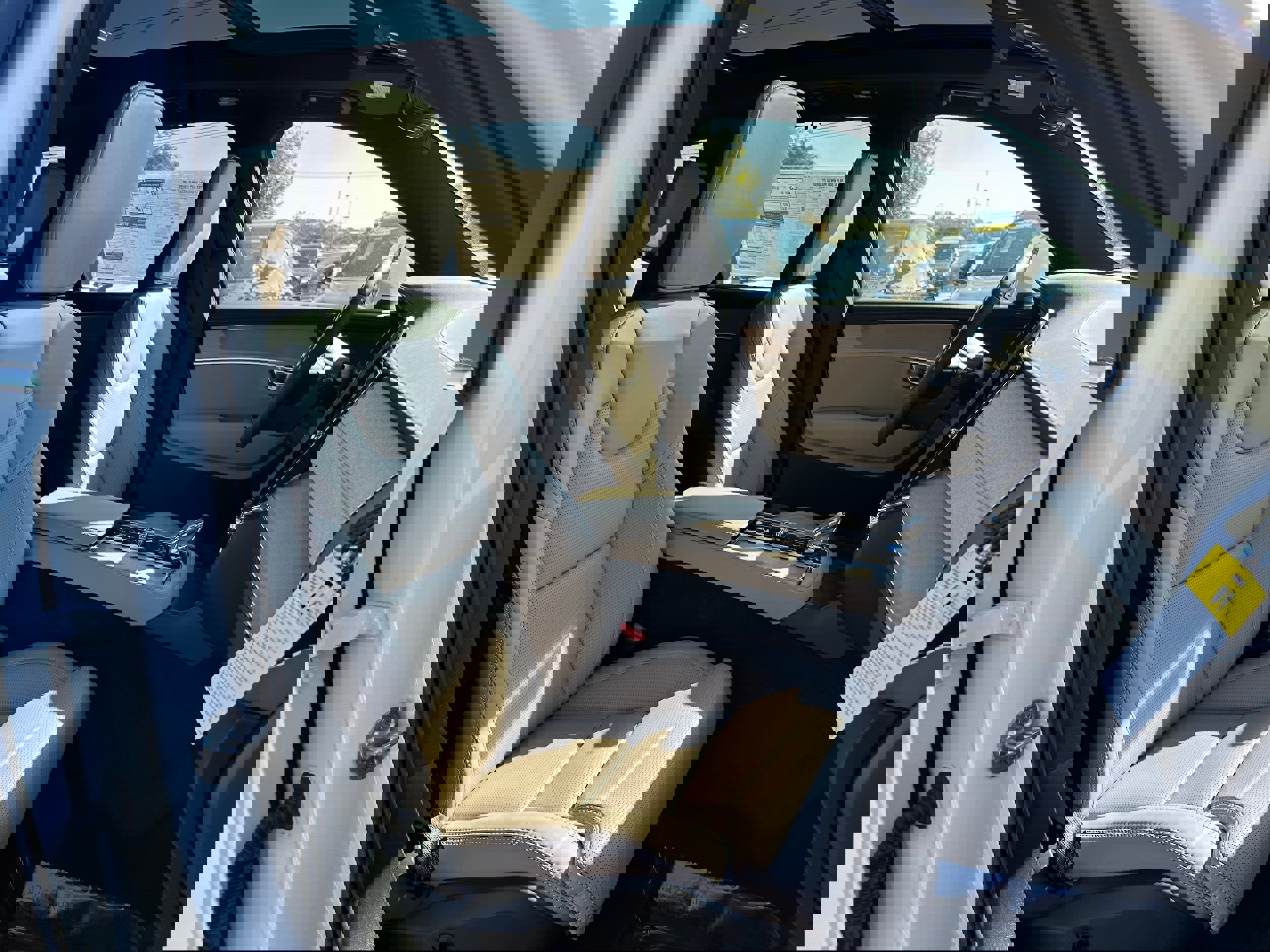 New 2026 Volvo XC90 B6 Ultra w/ Protection Package image 8