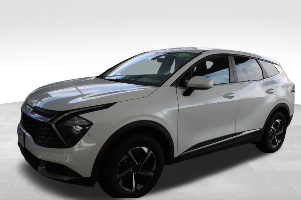 Used 2023 Kia Sportage LX image 9