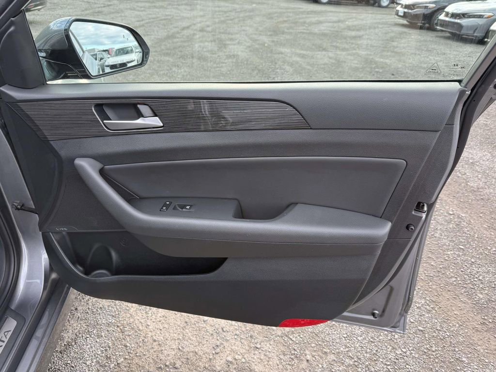 Used 2019 Hyundai Sonata Limited w/ Ultimate Package 04 image 15