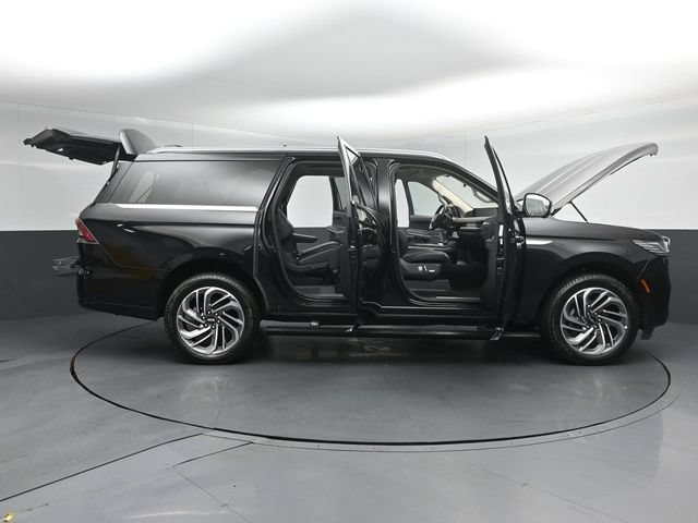 Certified 2025 Lincoln Navigator L Reserve AWD/4WD image 63
