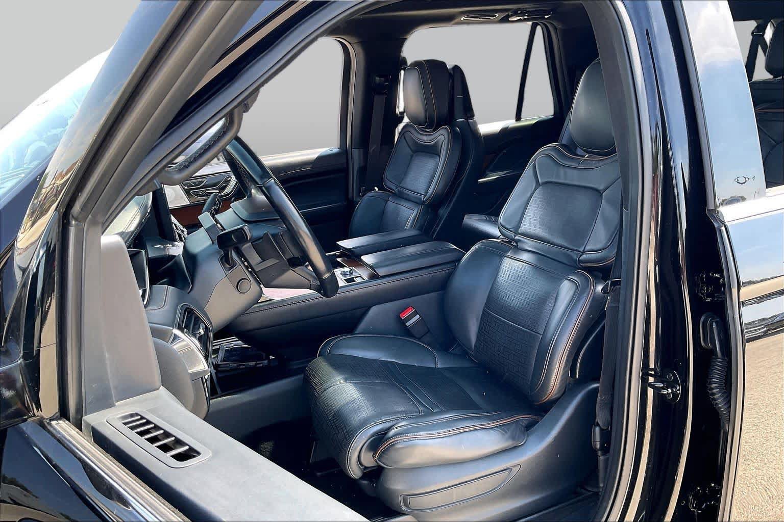 Used 2022 Lincoln Navigator L Black Label AWD/4WD image 8