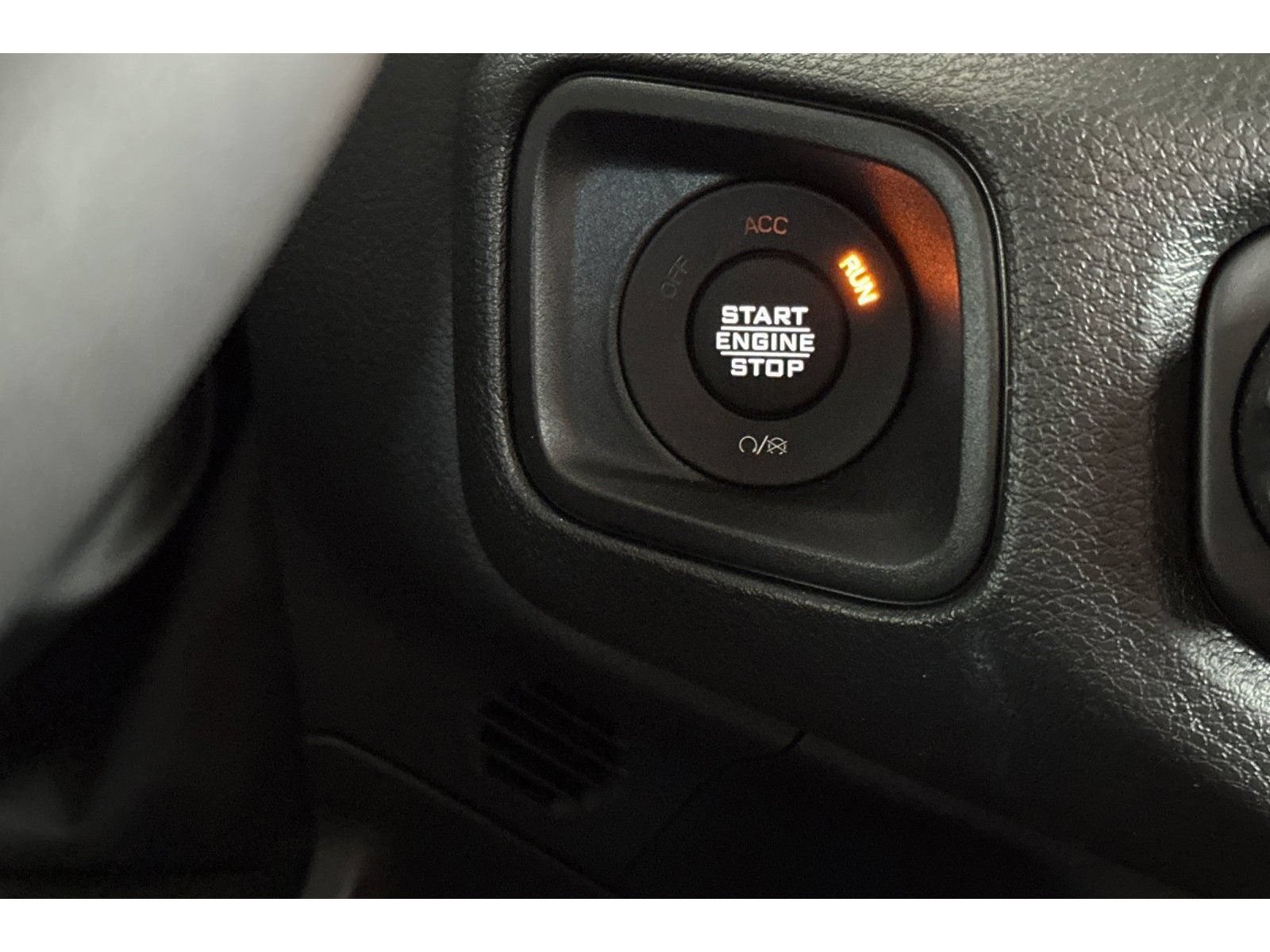 New 2026 Jeep Gladiator Sport AWD/4WD image 22
