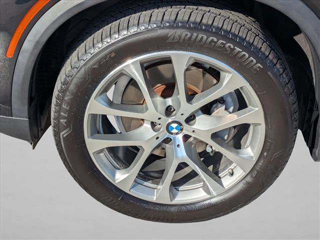 Used 2022 BMW X5 xDrive40i w/ Parking Assistance Package image 26