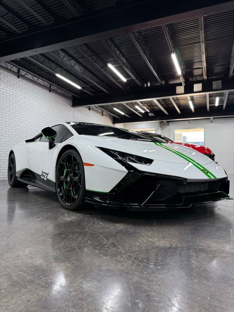 Used 2023 Lamborghini Huracan Tecnica RWD image 16