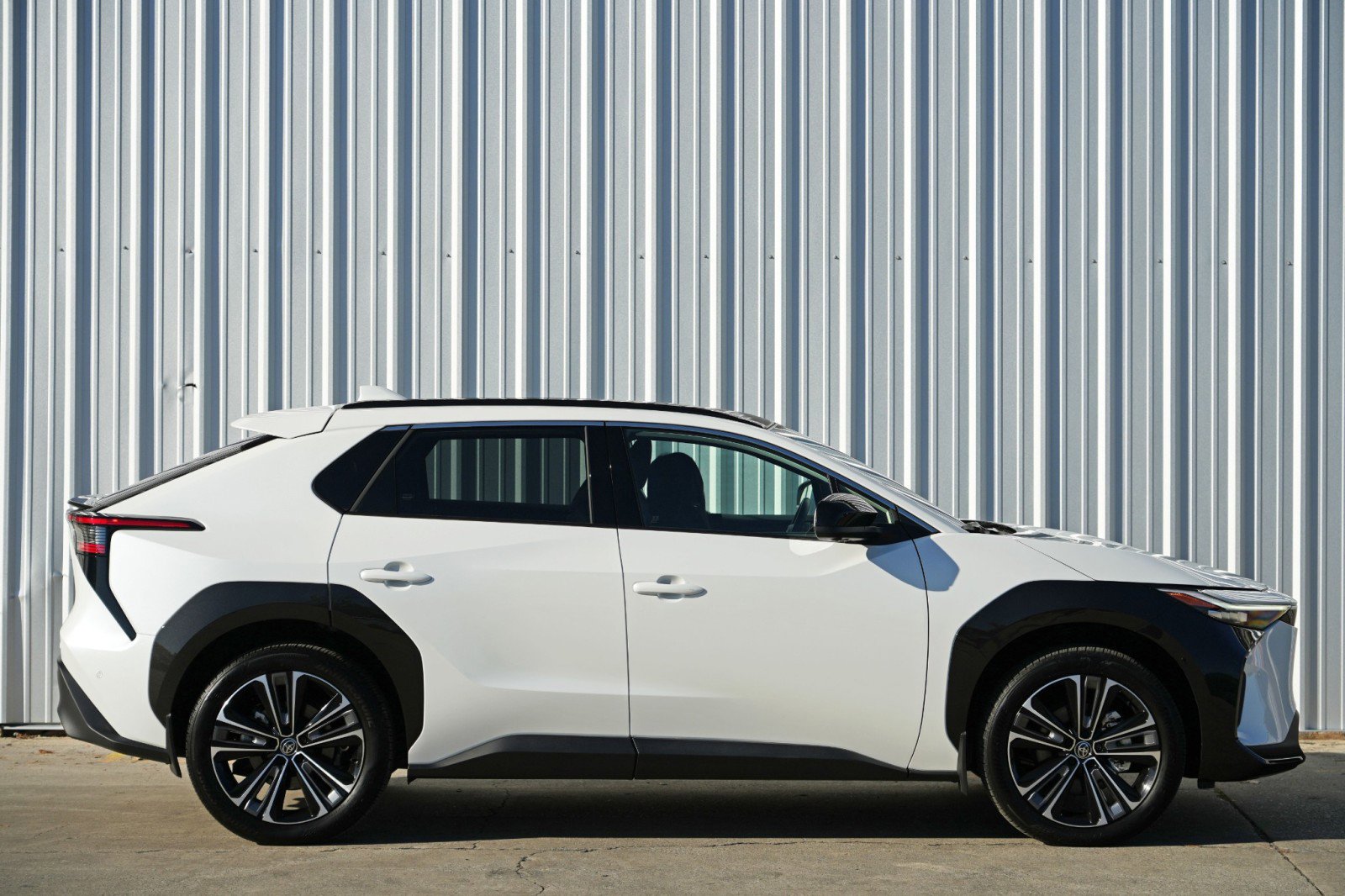 Used 2024 Toyota bZ4X Limited image 48