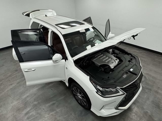 Used 2019 Lexus LX 570 4WD w/ Luxury Package image 14
