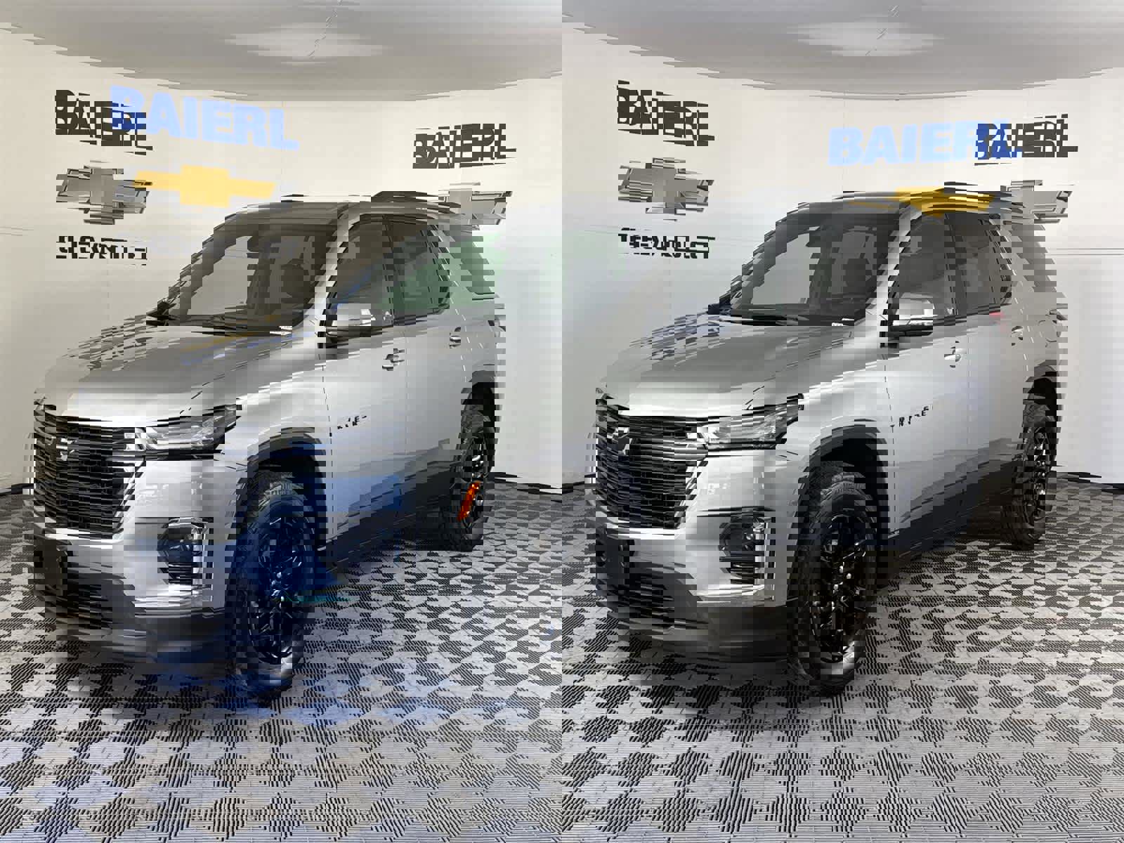 Used 2023 Chevrolet Traverse LT w/ Midnight/Sport Edition