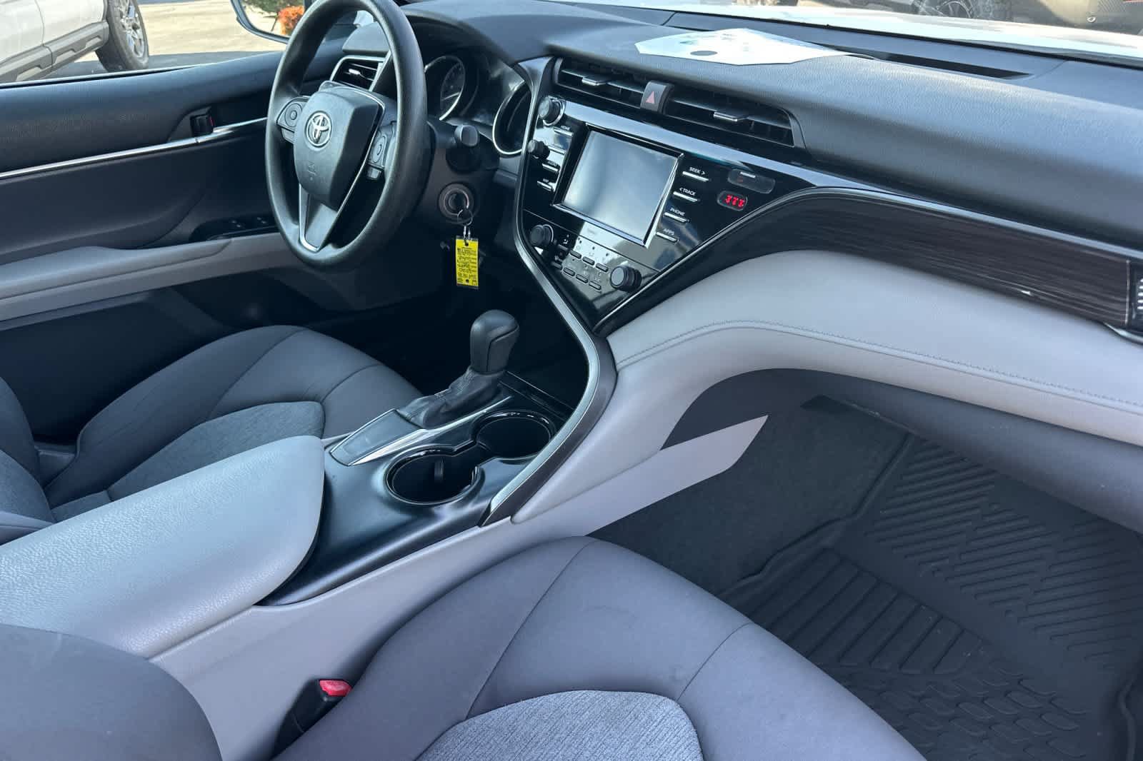 Used 2020 Toyota Camry LE FWD image 16