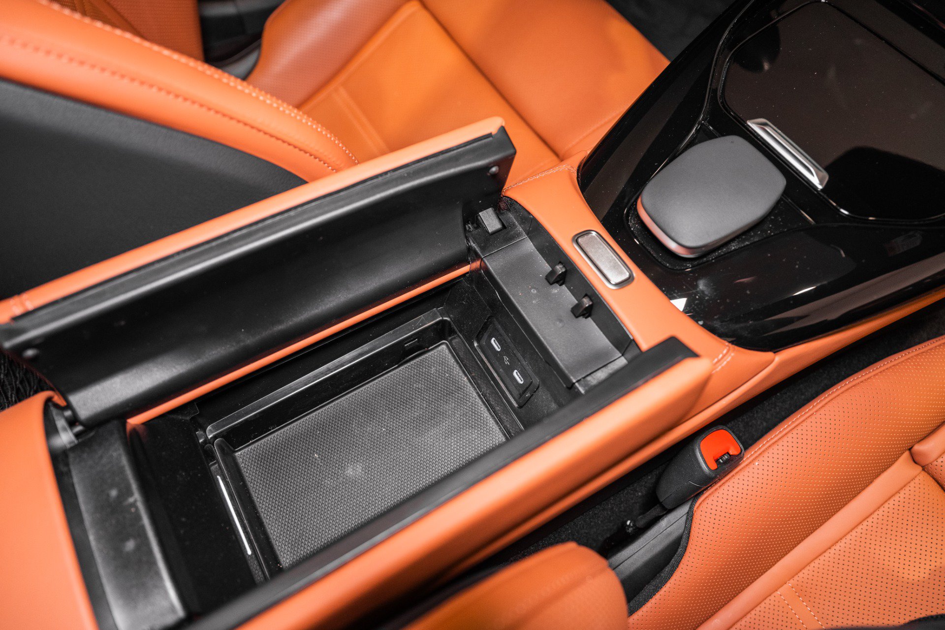 Used 2025 Mercedes-Benz AMG GT 63 image 40