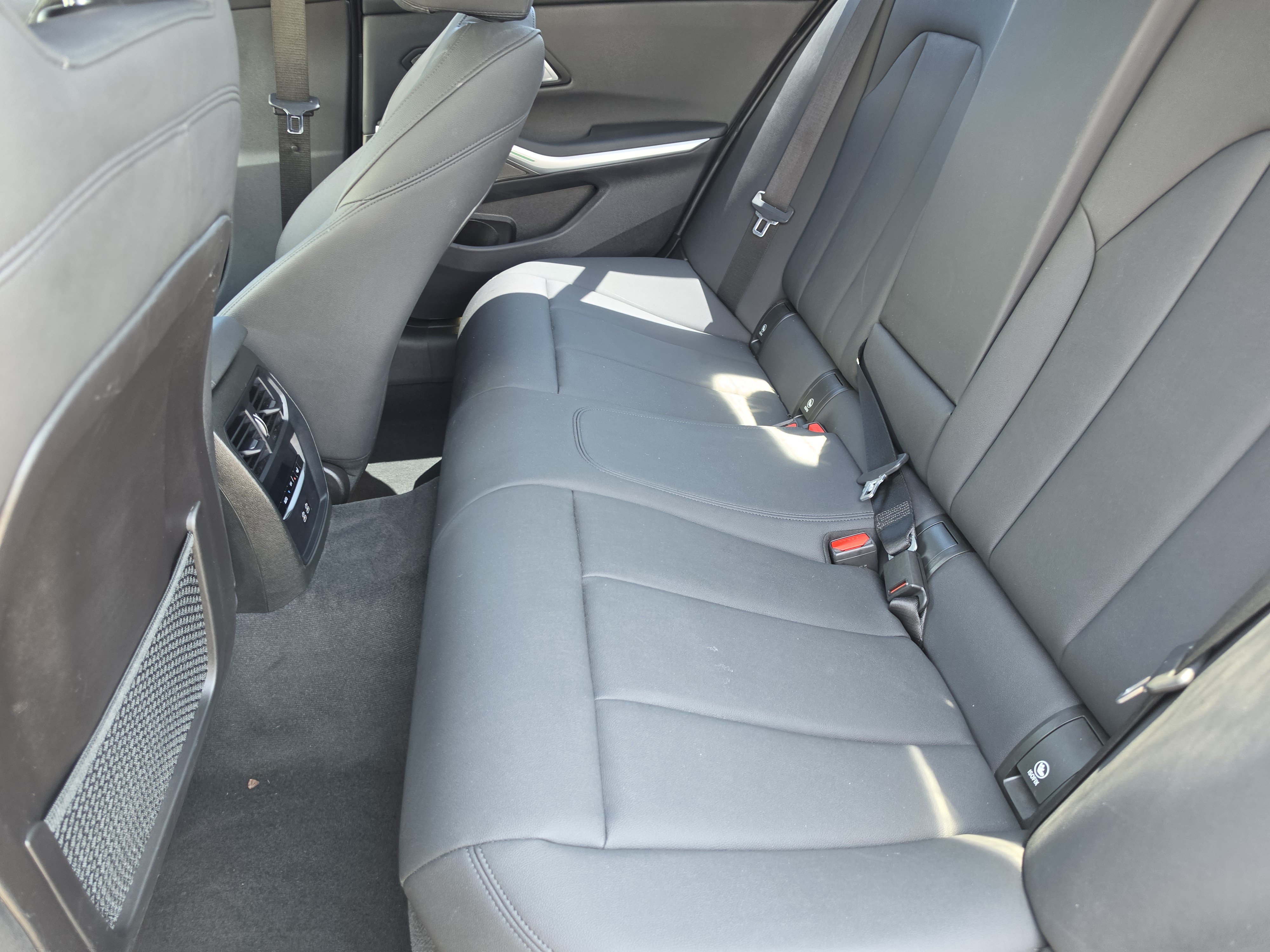 Used 2021 BMW 330e w/ Convenience Package RWD image 9