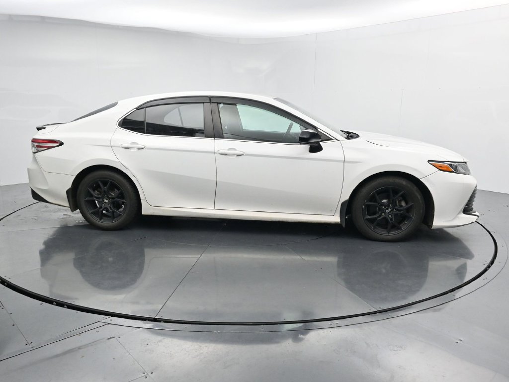 Used 2018 Toyota Camry LE FWD image 9