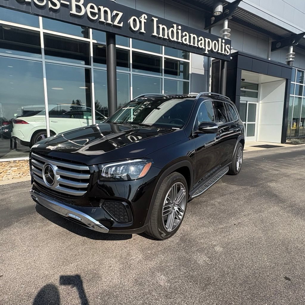 Used 2024 Mercedes-Benz GLS 450 4MATIC image 2