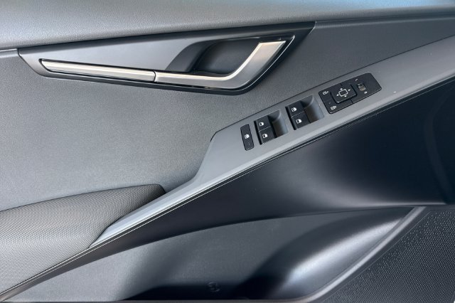 New 2026 Kia Niro LX FWD image 12