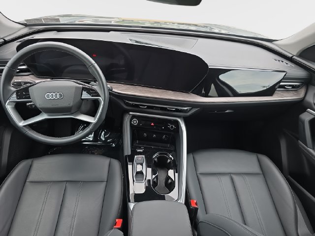 Certified 2025 Audi Q5 Premium w/ Convenience Package AWD/4WD image 10