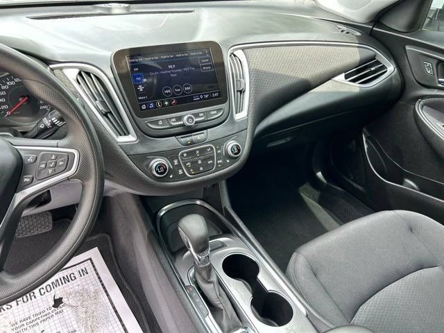 Used 2022 Chevrolet Malibu LT FWD image 19