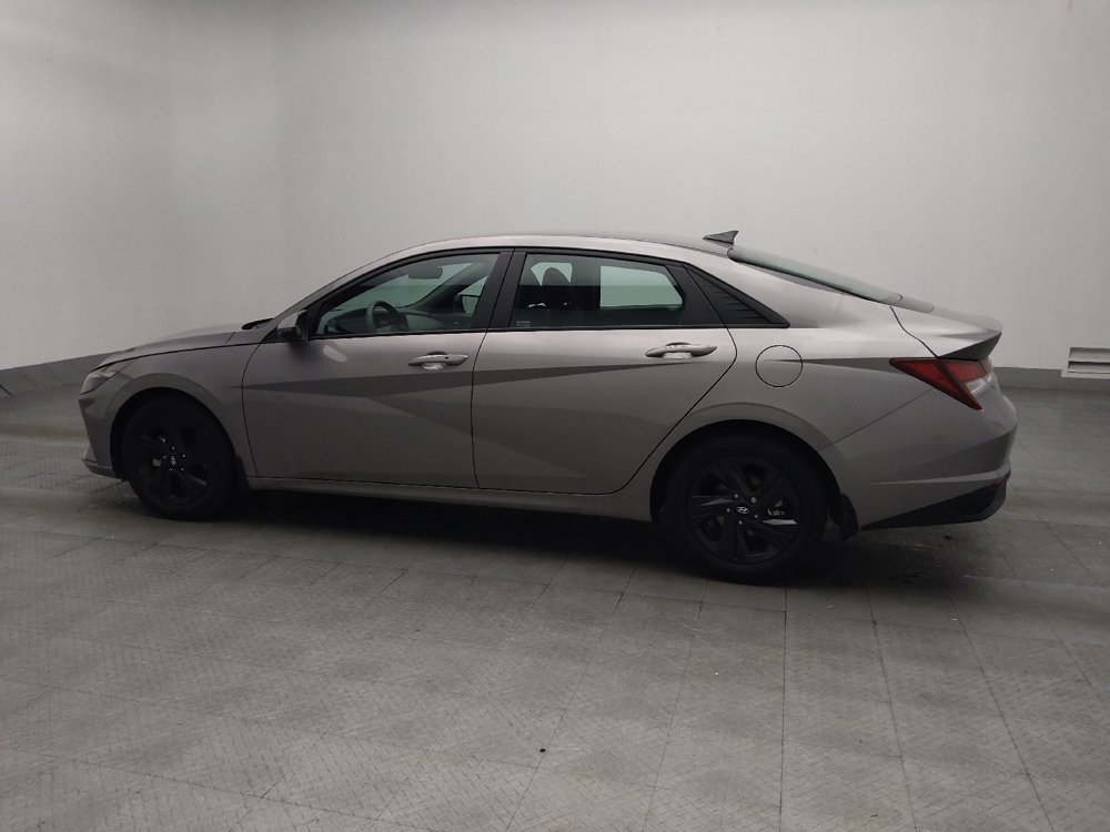 Used 2022 Hyundai Elantra SEL w/ Convenience Package FWD image 3