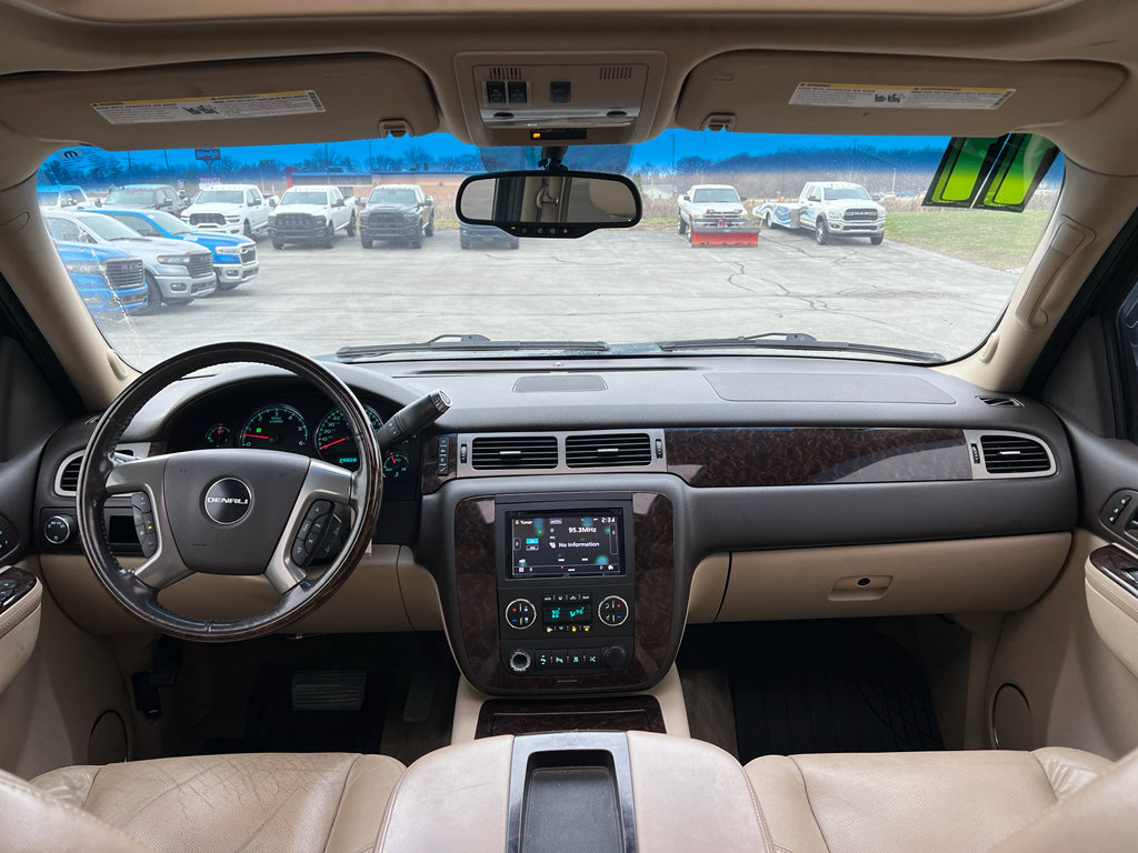 Used 2011 GMC Yukon Denali image 21