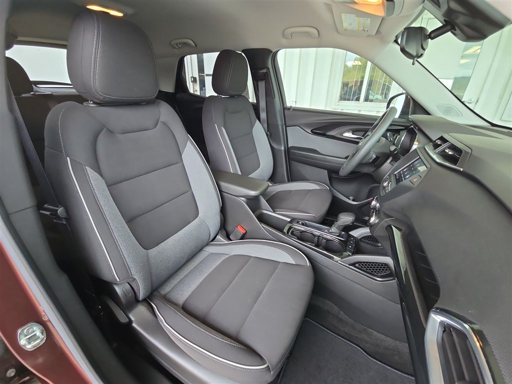 Used 2023 Chevrolet TrailBlazer LT FWD image 26