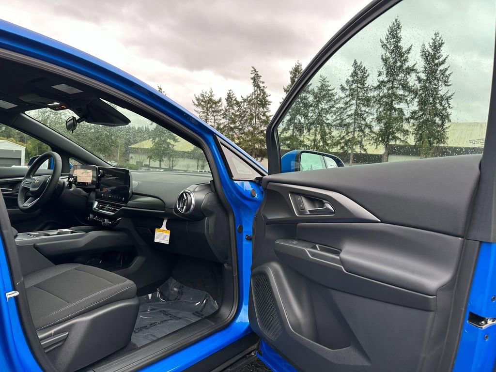 New 2026 Chevrolet Equinox EV LT image 11