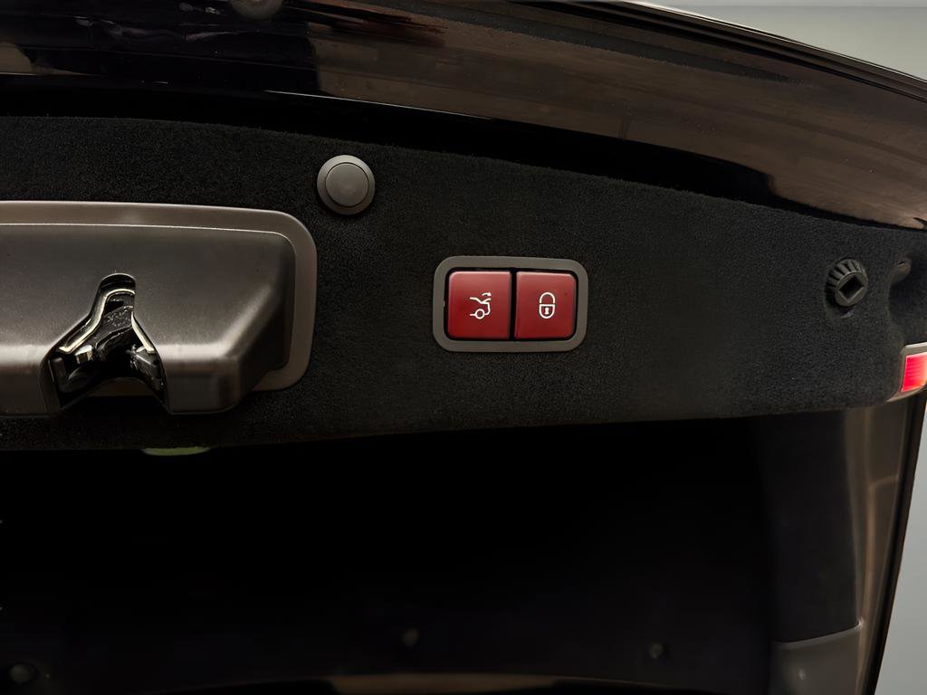 Used 2018 Mercedes-Benz S 560 4MATIC Sedan image 25