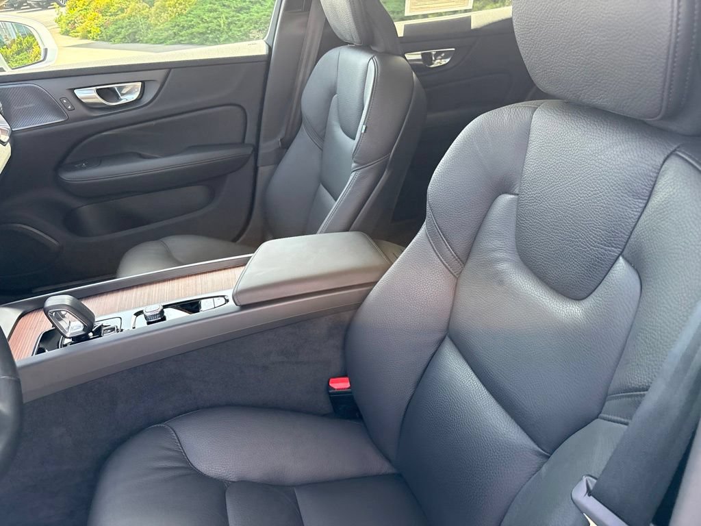 Certified 2024 Volvo V60 B5 Cross Country Plus w/ Protection Package Premier AWD/4WD image 17