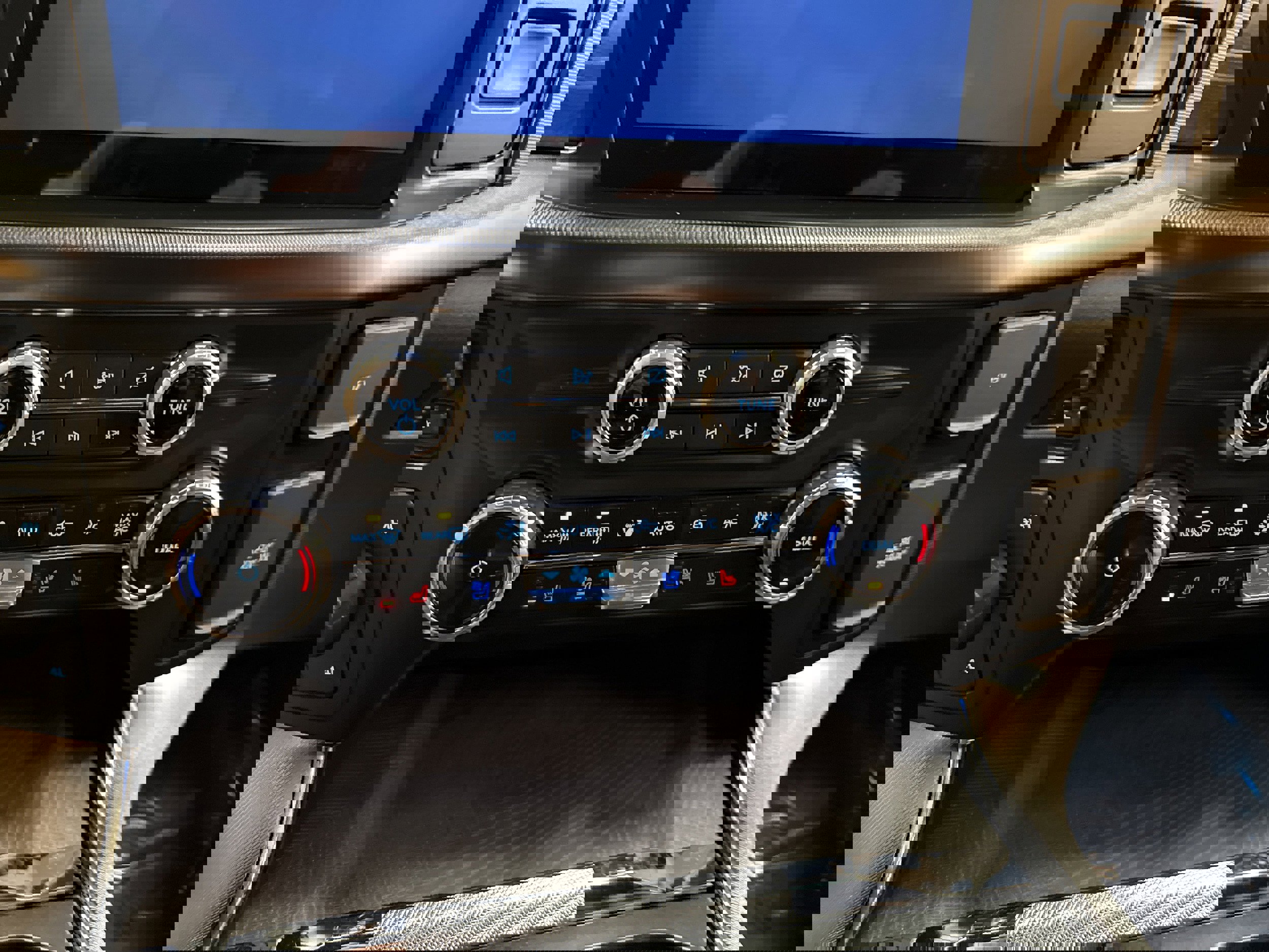 Used 2023 Ford F150 Platinum image 36