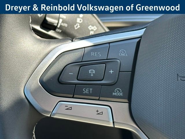 New 2025 Volkswagen Tiguan SE image 14