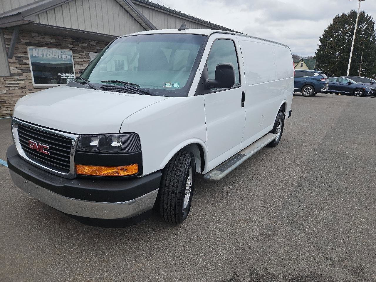 Used 2019 GMC Savana 2500 w/ Driver Convenience Package RWD image 7