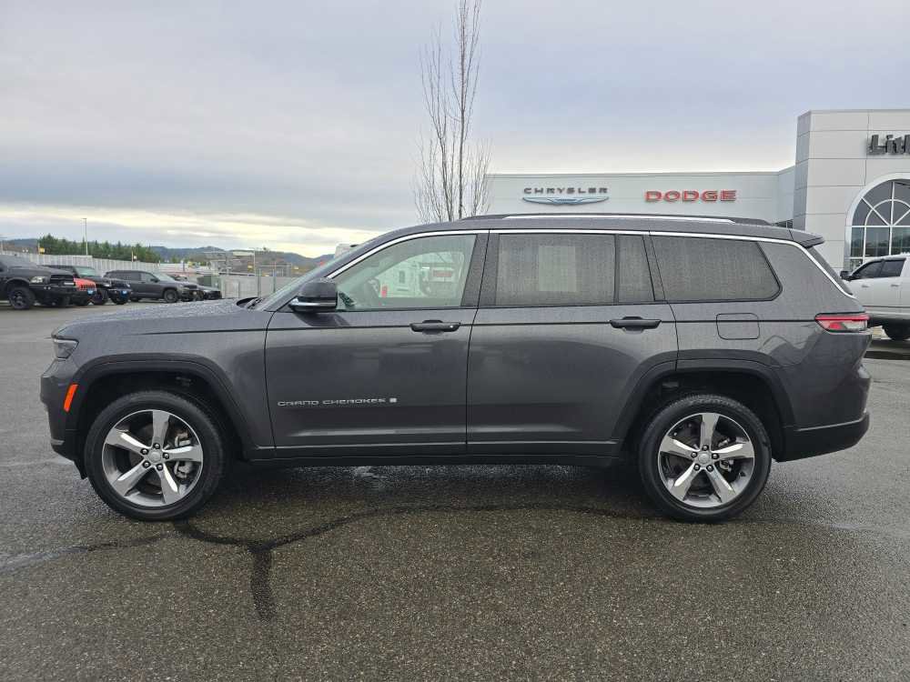 Used 2022 Jeep Grand Cherokee L Limited image 2
