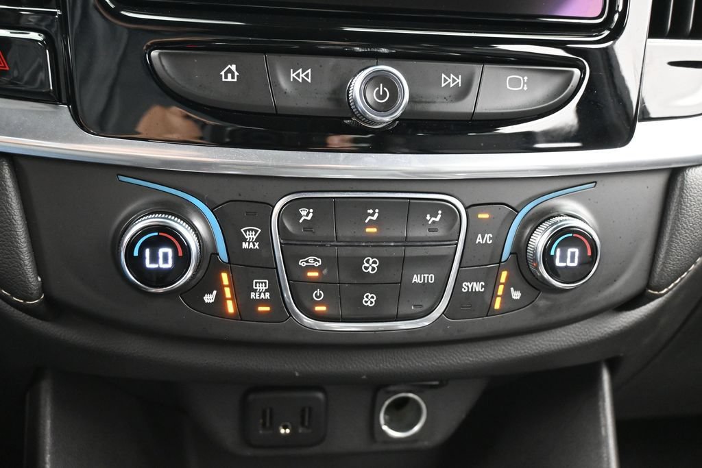 Used 2022 Chevrolet Traverse LT w/ LPO, Floor Liner Package FWD image 27