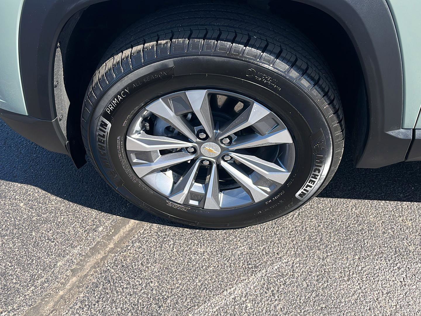 New 2026 Chevrolet Equinox LT w/ Convenience Package II AWD/4WD image 35