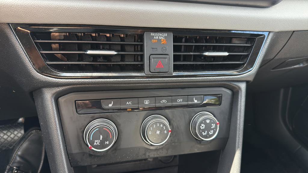 Used 2022 Volkswagen Taos SE image 13