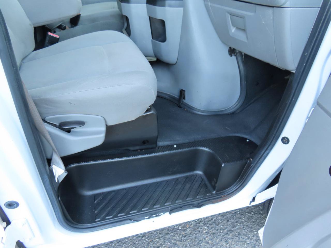 Used 2013 Ford E-250 and Econoline 250 RWD image 16