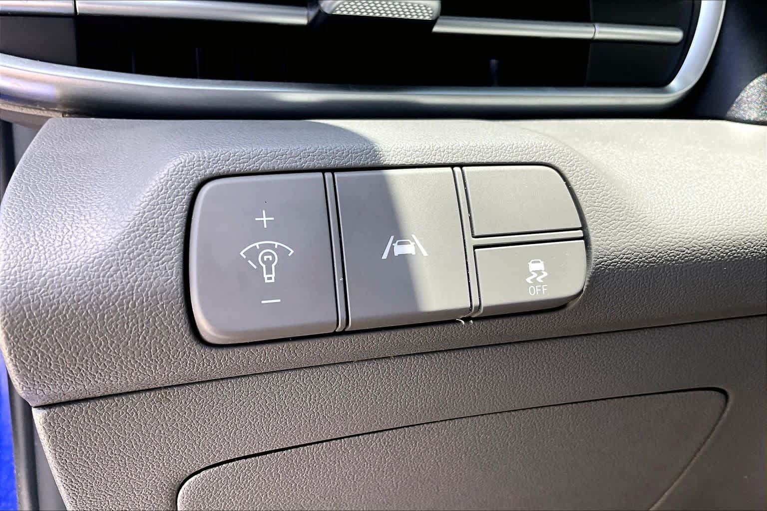 Used 2022 Hyundai Elantra SEL w/ Convenience + Premium Package FWD image 31