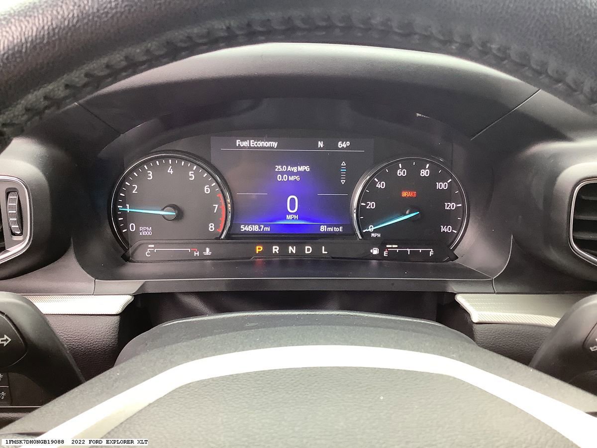 Used 2022 Ford Explorer XLT w/ Equipment Group 202A RWD image 7