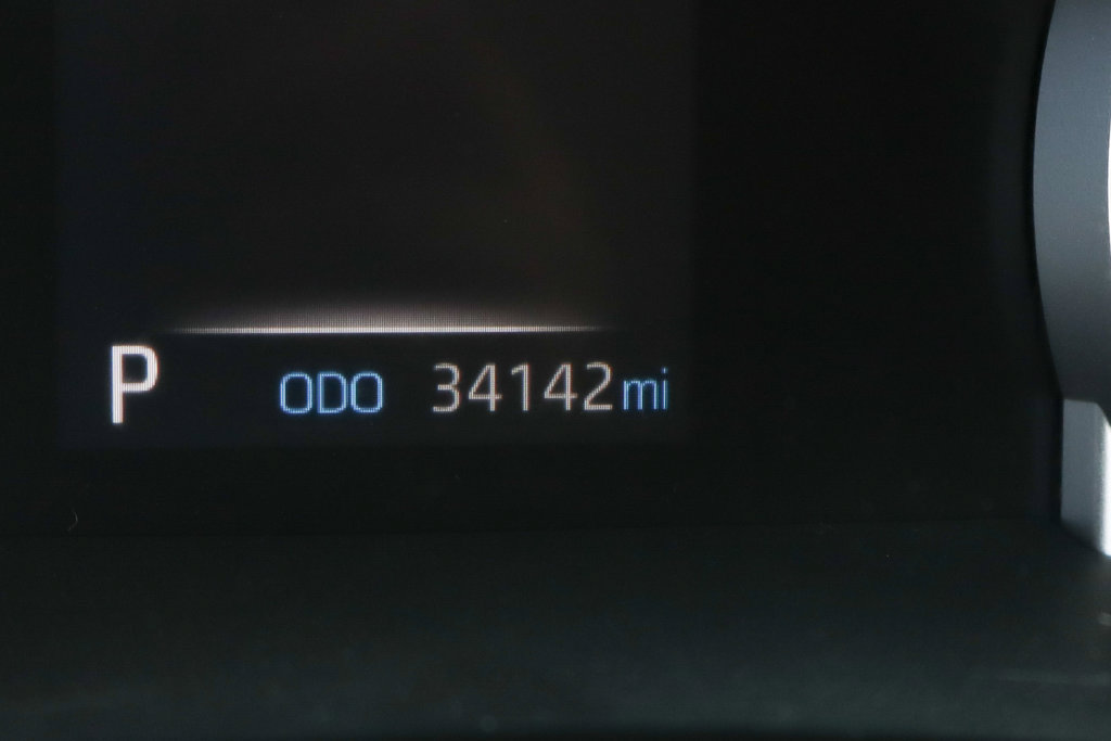 Used 2021 Toyota Highlander L FWD image 26